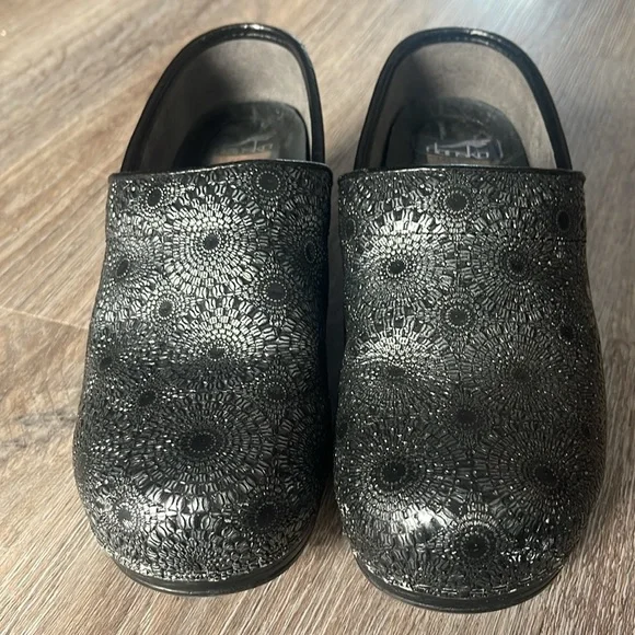 Dansko Clogs Size 37 ( US 6.5-7) - Picture 12 of 16